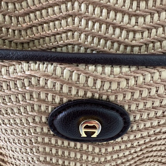 Vintage  Etienne Aigner Woven Straw & Leather Handbag Purse - Picture 4 of 14